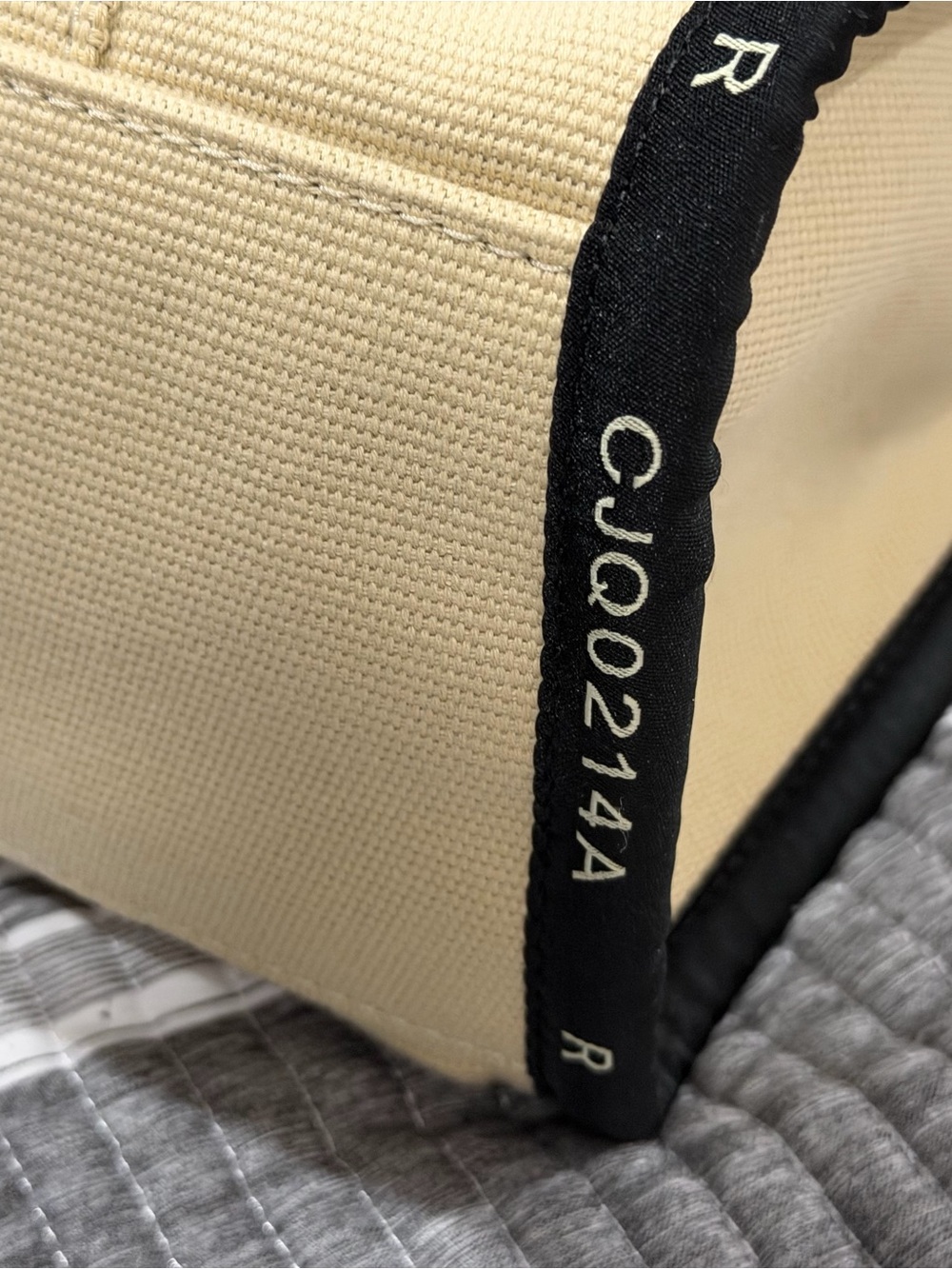 Marc Jacobs Beige Canvas Tote with Black Lettering - Picture 5 of 8